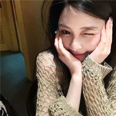 刻在石磨上的勋章